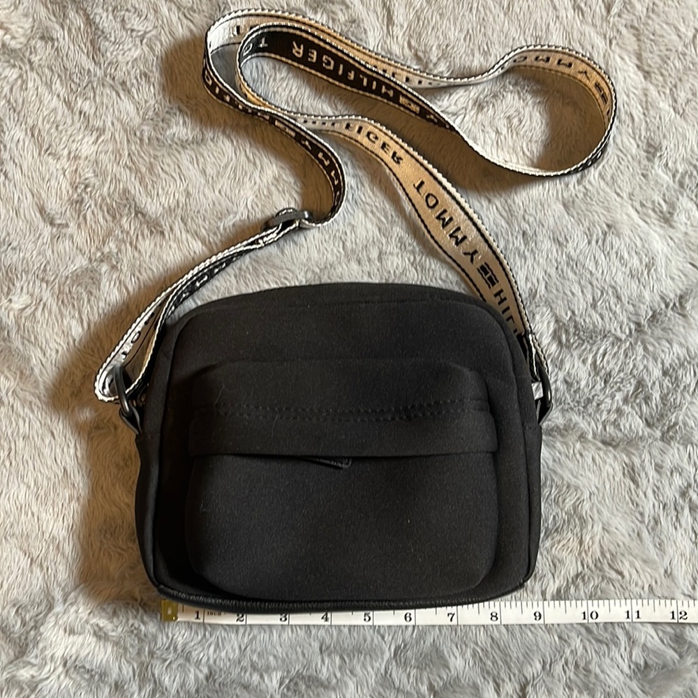 Tommy Hilfiger Crossbody